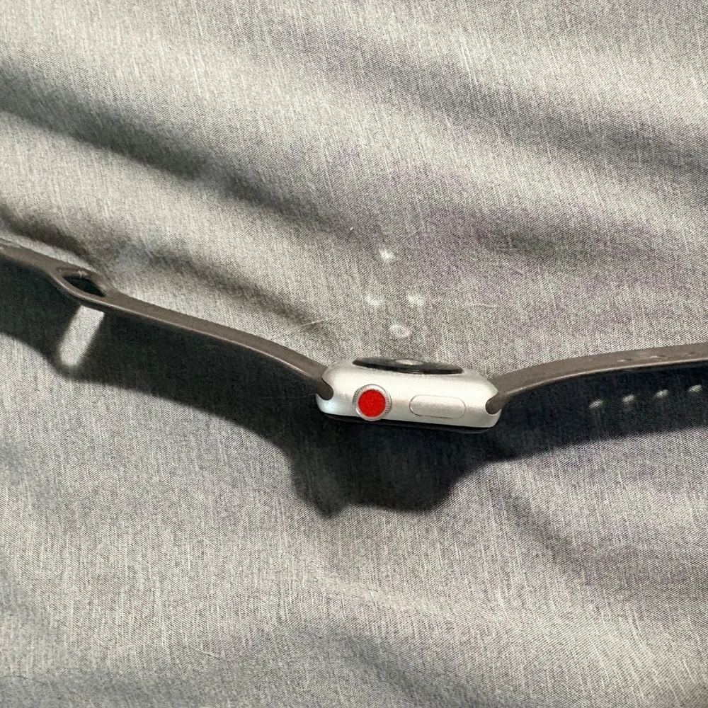 Apple Watch Series 3 (38MM) - Picture 4 of 4